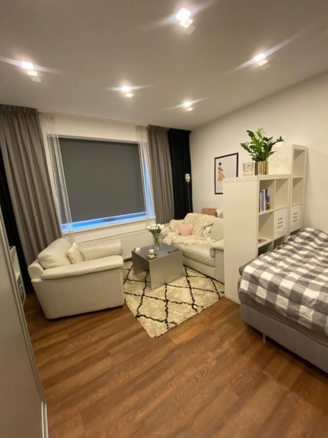 2+kk, 50 M2 V Klidne Lokalite. 10 Min Od Centra Prahy. Apartament Praga