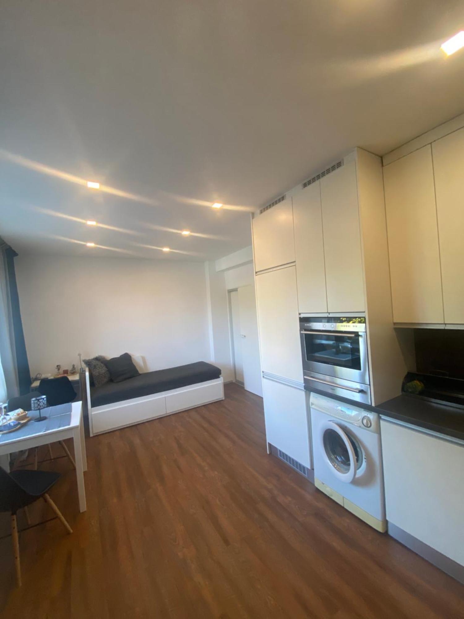 2+kk, 50 M2 V Klidne Lokalite. 10 Min Od Centra Prahy. * Praga